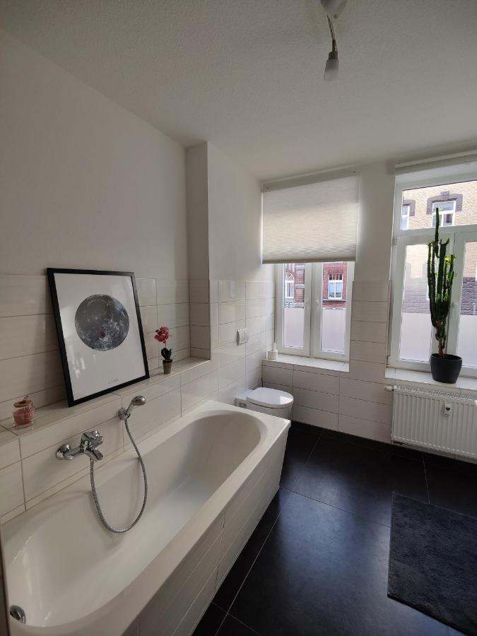 Neu Sanierte Wohnung Mit Balkon Und Stellplatz Erfurt Exterior foto