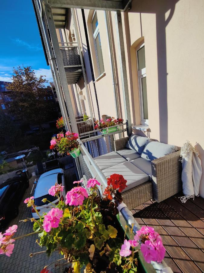 Neu Sanierte Wohnung Mit Balkon Und Stellplatz Erfurt Exterior foto